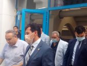 وزير الرياضة يتفقد استاد القاهرة استعداداً لمباريات الأهلى والزمالك الأفريقية