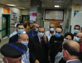 محافظ كفر الشيخ يطمئن على حالة المصابين بحادث انقلاب سيارة بترعة أبو عليوة