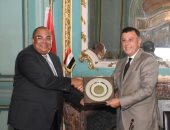 جامعة عين شمس يكرم محمود محيى الدين لتوليه منصب مدير صندوق النقد الدولى