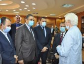 رئيس جامعة كفر الشيخ يتفقد الامتحان التأهيلى للدكتوراه بكلية التربية الرياضية