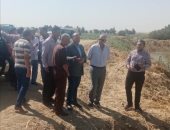 محافظة الجيزة ترفع كفاءة 4 مخرات للسيل بقرى الديسمى والأقواز والودى وأطفيح