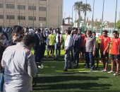 الدكتور على جمعة يتفوق على وزير الشباب 3- 2 فى ضربات الجزاء بسوهاج.. صور