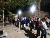 الآثار تطبق الإجراءات الاحترازية أثناء متابعة تعامد الشمس بأبوسمبل.. صور