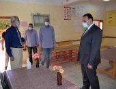 نائب محافظ الأقصر يتفقد تجهيزات لجان انتخابات مجلس النواب .. صور