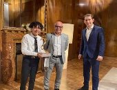طفل مصرى يفوز بجائزة شخصية العام فى النمسا لمساعدته كبار السن بأزمة كورونا