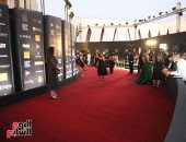 أول صور من السجادة الحمراء بمهرجان الجونة السينمائى الدولى.. وتوافد النجوم