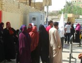 إقبال كبير على لجان الانتخابات بأسوان والسيدات يتصدرن المشهد.. صور