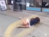 واقعة اعتداء شاب على امرأة بسبب "الكمامة" تثير جدلا فى كندا.. فيديو