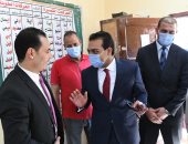 نائب محافظ قنا يتفقد لجان انتخابات مجلس النواب