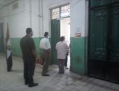 توافد المواطنين للإدلاء بأصواتهم فى انتخابات مجلس النواب بالمنيا.. فيديو