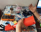 طالب بكلية العلوم الطبية ببنى سويف يخترع "روبوت" كطرف صناعى.. صور وفيديو