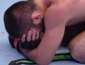 بكاء حبيب محمدوف بعد فوزه على الأمريكي جايتجى في دورة UFC 254.. فيديو