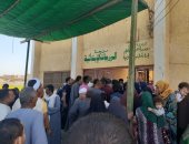 صور.. إقبال كبير من المواطنين على اللجان الانتخابية بالفيوم