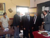 محافظ الإسكندرية يتفقد لجان الجمرك لمتابعة التصويت بانتخابات مجلس النواب.. صور