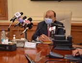 وزير التنمية المحلية يؤكد فتح جميع اللجان الانتخابية فى موعدها دون معوقات.. صور