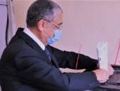 وزير الكهرباء يدلى بصوته فى انتخابات مجلس النواب بالعجوزة ..صور