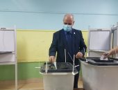 رئيس جامعة الفيوم يدلى بصوته فى انتخابات مجلس النواب