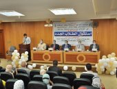 صور.. رئيس جامعة كفر الشيخ: نقدم التسهيلات فى إطار احترام اللوائح والأنظمة