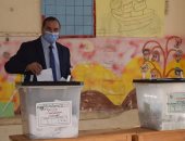 رئيس جامعة سوهاج يدلي بصوته بانتخابات مجلس النواب.. صور