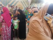 احتشاد الناخبين فى طوابير أمام لجان انتخابات قرى محافظة الفيوم.. فيديو