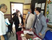 نائب محافظ الإسكندرية تتفقد لجان انتخابات النواب بالجمرك.. صور