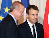 نشأت الديهى: أردوغان يدعو لمقاطعة فرنسا وملابسه وأغراضه الشخصية فرنسية الصنع