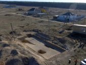 العثور على ضريح قديم وبرج دفاعى أثرى "فلت من السرقة" فى القرم.. إيه قصته