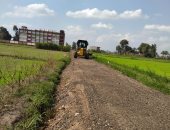  محافظ دمياط تعلن تمهيد وتسوية الطريق المؤدى لمدرستى كميلة الدعدع بالسرو