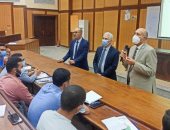 رئيس جامعة طنطا يتابع انتظام الدراسة وتطبيق الإجراءات الاحترازية بكلية الهندسة