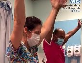 طبيبان يؤديان رقصة بحيرة البجع لطفلة مصابة بالسرطان لرفع معنوياتها..فيديو وصور