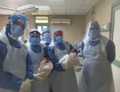 ‎ولادة توأم لسيدة مصابة بفيروس كورونا بمستشفى طوارئ جامعة المنصورة.. صور