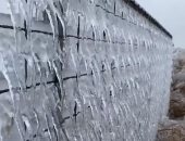 ثلوج تصنع جدارا عازلا بسبب سوء الطقس قرب ولاية أوكلاهوما بأمريكا.. فيديو