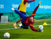 تير شتيجن وأومتيتى يشاركان فى تدريبات برشلونة للمرة الأولى هذا الموسم