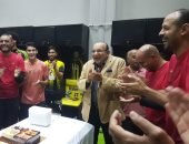 لاعبو المقاولون يحتفلون بعيد ميلاد محمد عادل قبل لقاء بيراميدز 