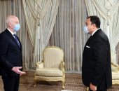 سفير مصر لدى تونس يقدم أوراق اعتماده إلى قيس سعيد في قصر قرطاج
