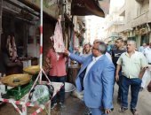 صور.. حملة تموينية على المحلات التجارية بأبوقرقاص فى المنيا