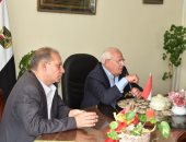 محافظ بورسعيد يوجه بتقديم أفضل الخدمات للمواطنين بحى المناخ.. صور