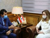 أشرف صبحى يستقبل وزيرة الشباب والرياضة بلبنان 