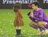 مصطفى شوبير مداعباً ليلى عمرو السولية: أنا ابن ناس ومش بعاكس