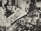 وزير ثقافة السعودية ينشر صورة للملك المؤسس وخطاط مصرى بمناسبة عام الخط العربي