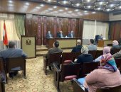 وزير شئون المجالس النيابية يلتقى العاملين بالوزارة لمتابعة خطة التحول الرقمى