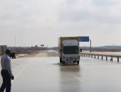 فتح طريق نخل النقب بوسط سيناء بعد إغلاقه 12 ساعة بسبب الطقس السيئ