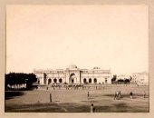 شاهد.. المتحف المصرى فى التحرير وأمامه ملعب لكرة القدم 