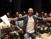 أحمد سعد خلال بروفات حفله المقرر يوم الجمعة القادم بدار أوبرا الإسكندرية..صور