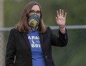 أول سيناتور متحولة جنسيا فى تاريخ أمريكا..سارة ماكبرايد تفوز بمقعد بالشيوخ