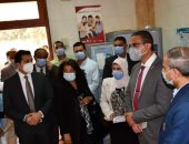  محافظ الفيوم يتفقد أعمال مبادرة 100 مليون صحة للكشف عن أمراض سوء التغذية