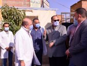 محافظ أسيوط يتفقد مستشفى ساحل سليم المركزى ويطمئن على توفر الأطقم الطبية "صور"