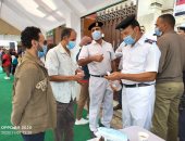 توزيع كمامات وسط إجراءات احترازية بانتخابات النواب بلجان مدينتى والرحاب.. فيديو