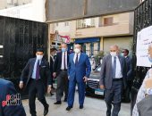 رئيس مجلس الشيوخ يدلي بصوته في انتخابات مجلس النواب بالمعادي.. فيديو