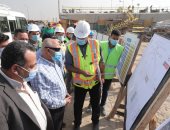وزير النقل يتفقد أعمال تطوير وصيانة الطريق الدائرى حول القاهرة الكبرى.. صور
